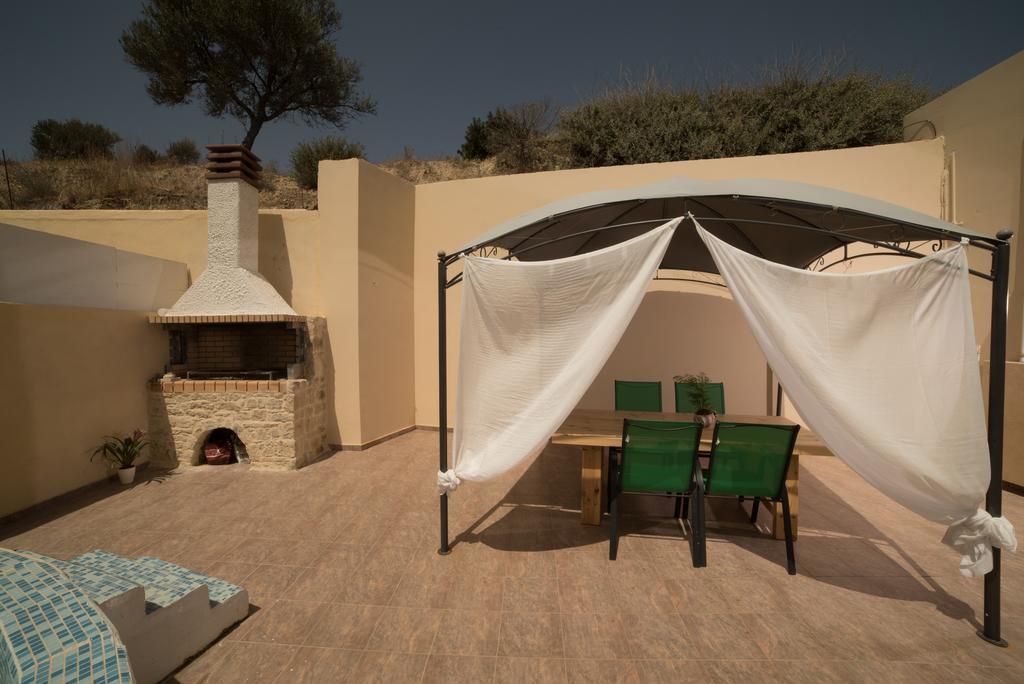 Bodikos Villas & Apartments Pitsidia Exterior photo